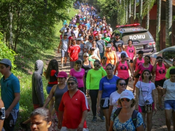 Caminhada contra o sedentarismo reúne cerca de 250 participantes provendo saúde e bem estar.jpg