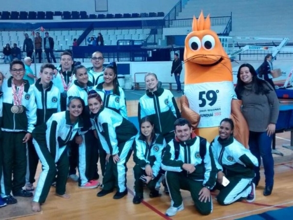 ginastica artistica com os mascotes.jpg