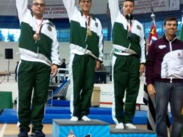 Ginastica artística masculina ganha três ouros, duas pratas e três bronzes na categoria livre (1).jpg