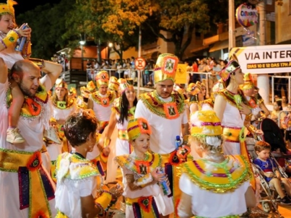 1ª NOITE DE CARNAVAL 86.jpg