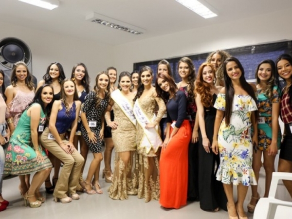 ELEITAS RAINHA E PRINCESAS 18.jpg