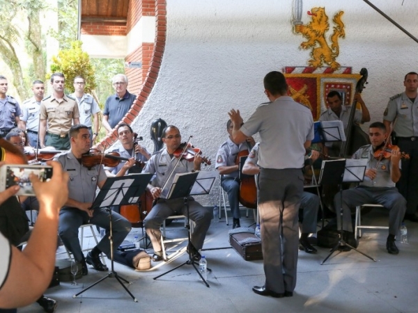 APRESENTAÇÃO DE SOLENIDADE NOVA TENENTE 01.jpg