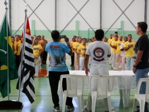 7º Encontro de Capoeira feminino 04.jpg