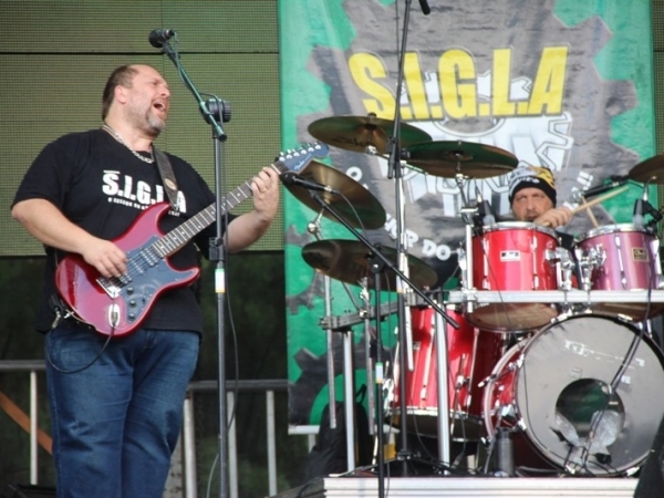 BANDA SIGLA 07.jpg