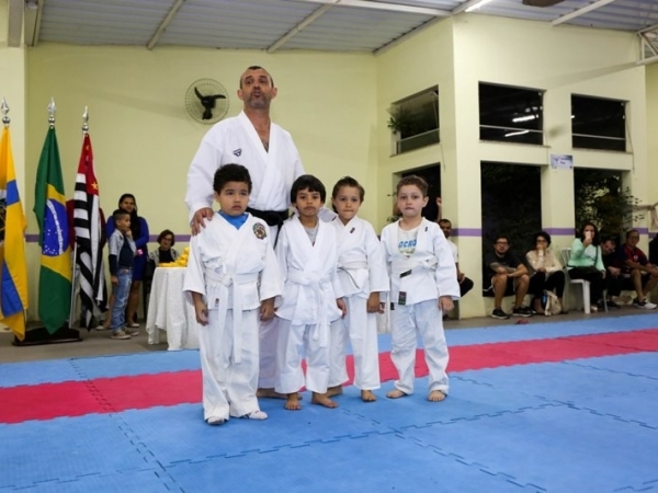 Troca de faixas Karate 23.jpg