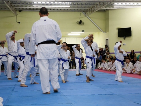 Troca de faixas Karate 16.jpg