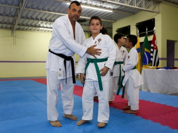 Troca de faixas Karate 11.jpg