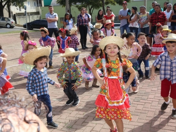 SÁBADO DE FESTAS JUNINAS 12.jpg