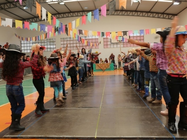 SÁBADO DE FESTAS JUNINAS 40.jpg