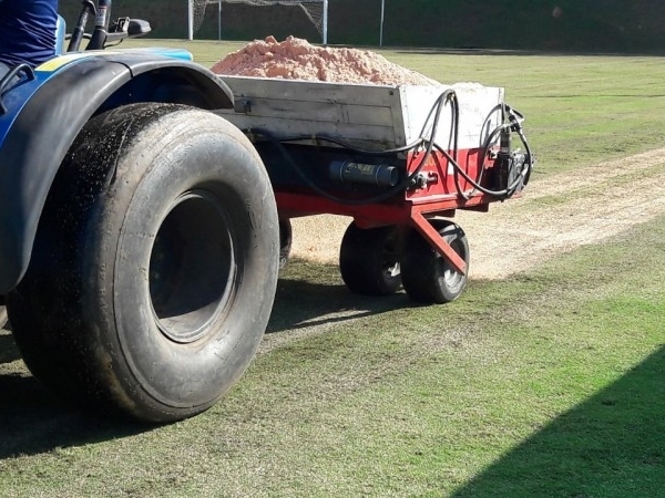 Manutenção do campo do CEIL 5.jpg