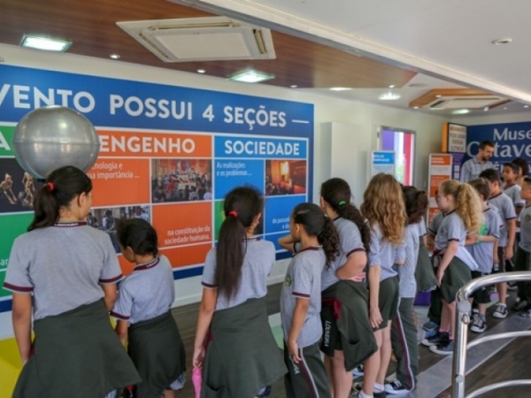 Mais de 600 estudantes participam de exposição interativa de ciência 010.jpg