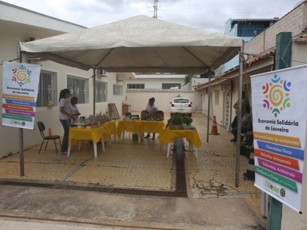 Feira Solidária na Assistência Social009.JPG