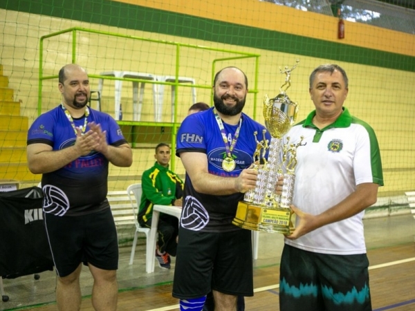 Geração 2 mil e Rezende são campeões do campeonato municipal de voleibol004.jpg