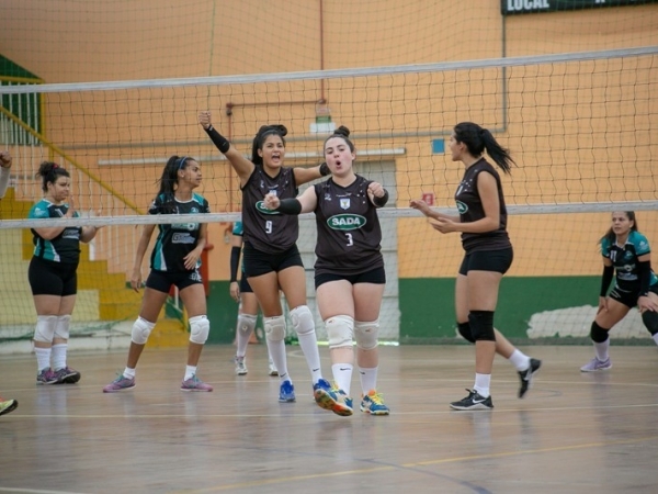 Geração 2 mil e Rezende são campeões do campeonato municipal de voleibol 024.jpg