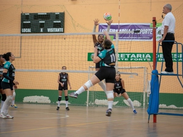 Geração 2 mil e Rezende são campeões do campeonato municipal de voleibol 022.jpg