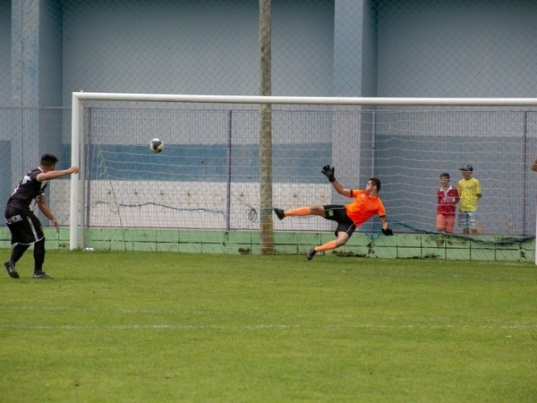 Super FCLanchonete Avenida vence Piauí FC na 16.ª Copa Louveira de Futebol Amador 015.jpg