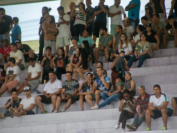 Super FCLanchonete Avenida vence Piauí FC na 16.ª Copa Louveira de Futebol Amador 017.jpg