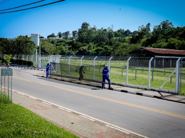 Secretaria Municipal de Serviços Públicos realiza limpeza e roçagem em áreas públicas para garantir segurança e lazer0.jpg