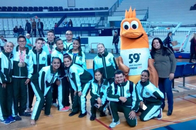 ginastica artistica com os mascotes.jpg